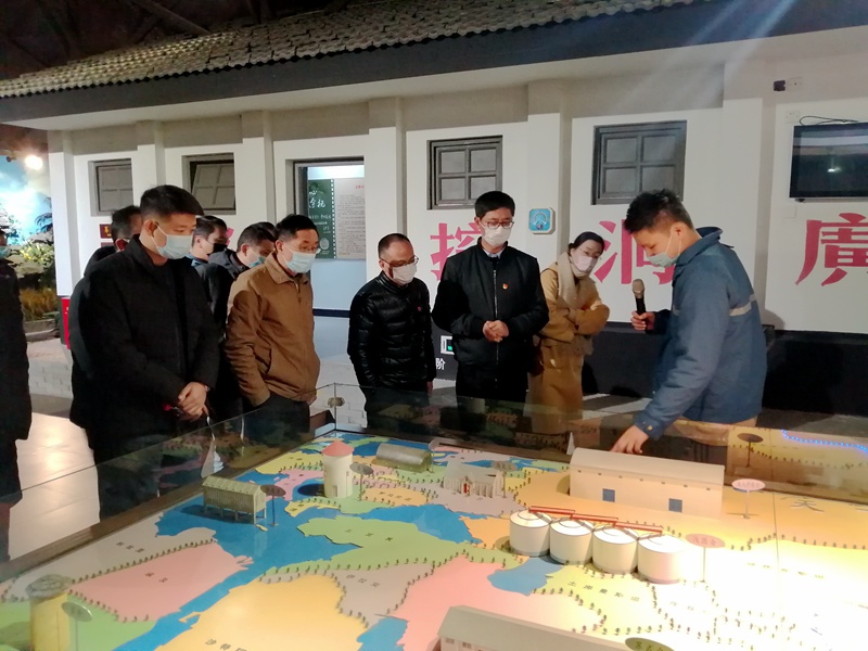 集團第三黨支部與外貿(mào)黨支部聯(lián)合開展&ldquo;敢為人先創(chuàng)新業(yè) 清廉有為守公德&rdquo;主題黨日活動