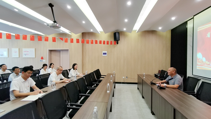 1659342832388079.jpg 省黨代表、“早上好”書記陳重良為支部黨員上黨課_副本.jpg